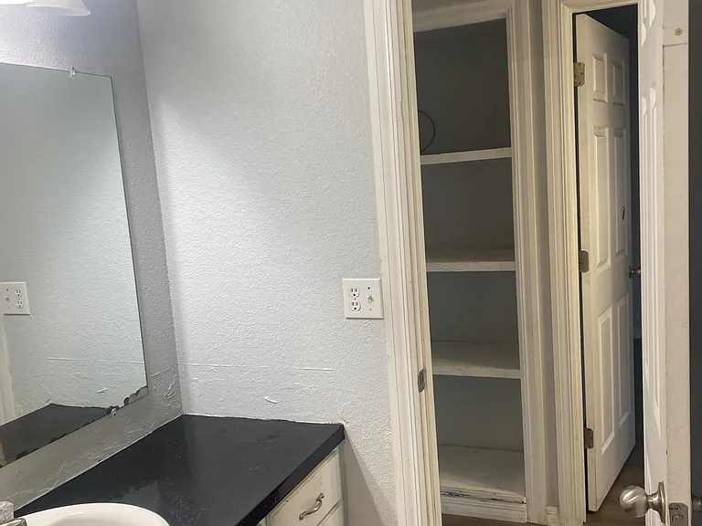 121 Julie Dr — Photo 12