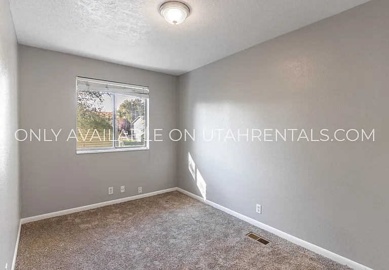 4420 S Dean Cir #B — Photo 9