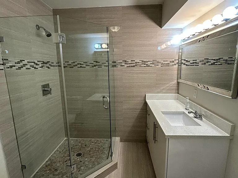 916 NE 15th Ave #3 — Photo 12