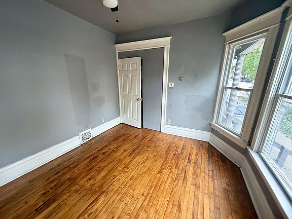 3rd image of 2233 W Orchard STREET