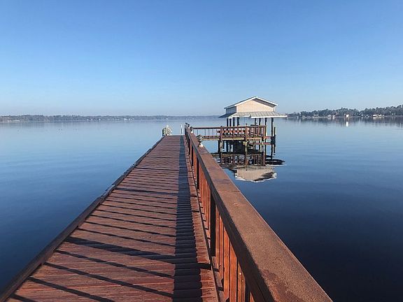 Neighborhood dock and ramp