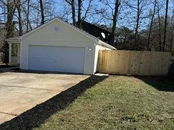 1664 Hallmark Hills Dr, Griffin, GA 30223