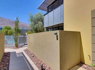 713 E Arenas Rd, Palm Springs, CA 92262