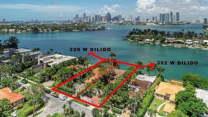 1st image of 302 W Di Lido Dr