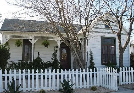 731 S Olive St — Photo 1