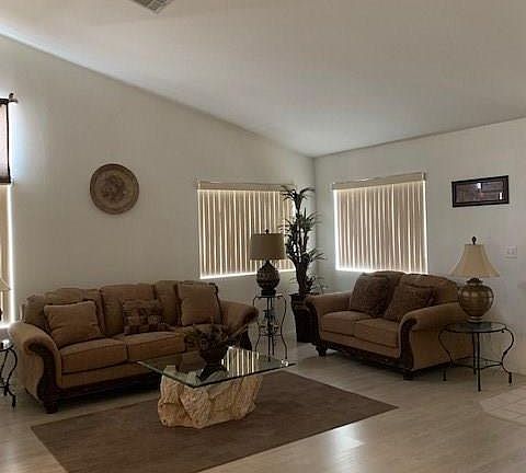 4th image of 4636 Canna Dr