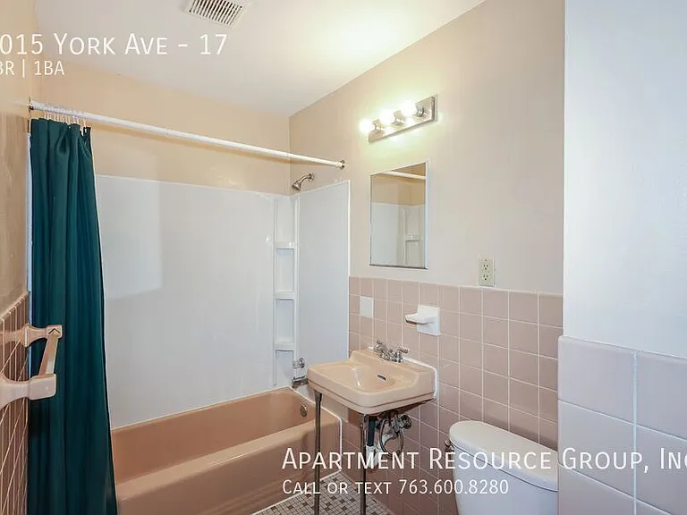 1015 York Ave #17 — Photo 11
