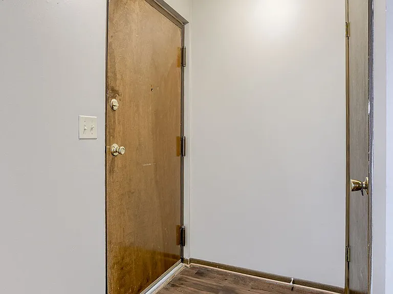 Omaha, NE Stony Brook Apartments | 11A | Entry