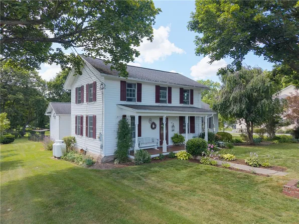 3822 Center St, Livonia, NY 14487