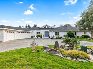 5290 Oak Meadow Dr, Santa Rosa, CA 95401