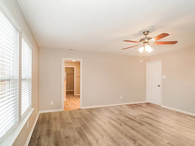 5739 N Jefferson Dr — Photo 11