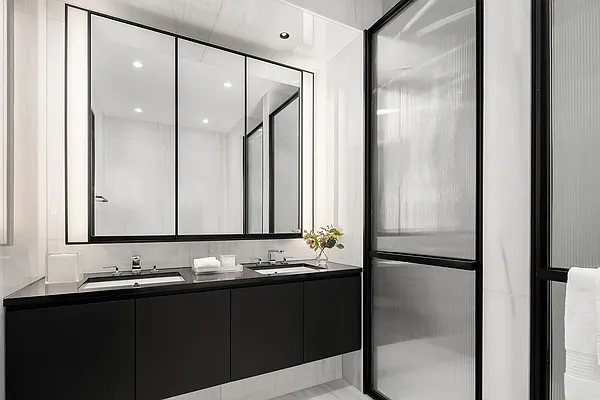 Rented by Extell Marketing Group LLC | media 35