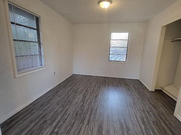 4th image of 3209 N Fonshill Ave