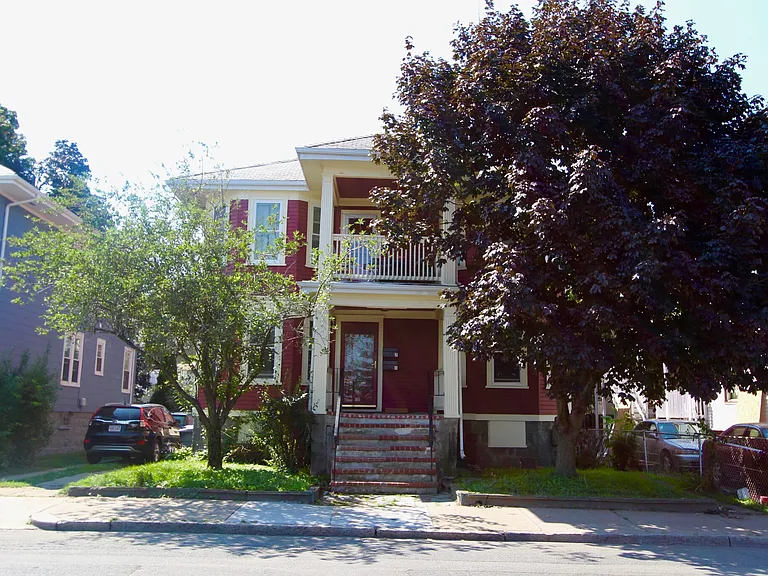 139 E Cottage St #2 — Photo 9
