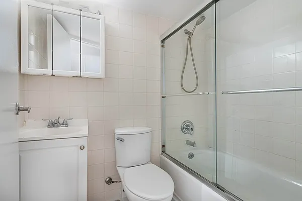 Rented by Oxford Property Group | media 11