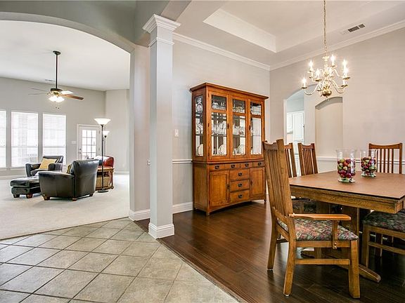 4th image of 131 Hillcrest Dr