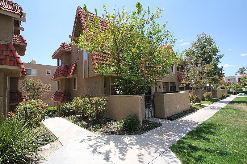 1st image of 17928 River Cir APT 1