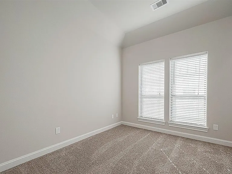 2634 Texas St — Photo 32