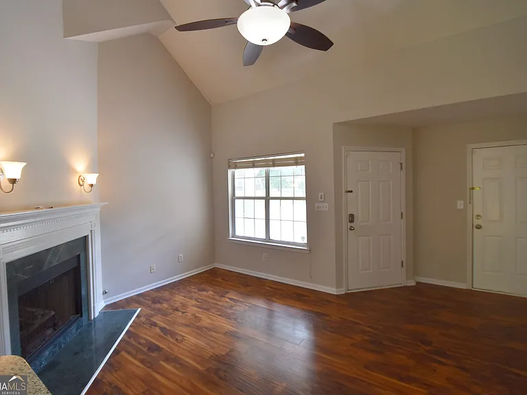115 S Fairfield Dr — Photo 4
