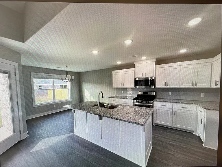 1563 N Pershing St — Photo 8