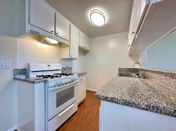 6611 Haskell Ave #108