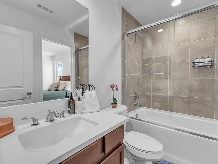 Rosewood Ln — Photo 12