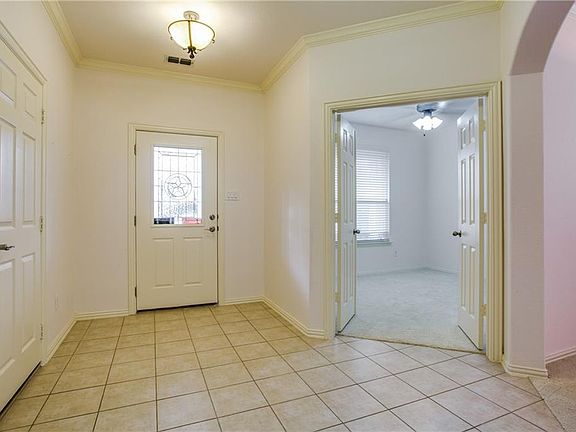 4th image of 6012 Mariposa Dr
