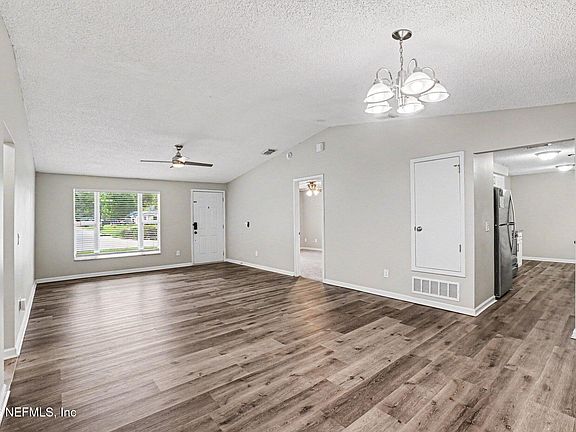 2nd image of 2622 PINEWOOD Boulevard S