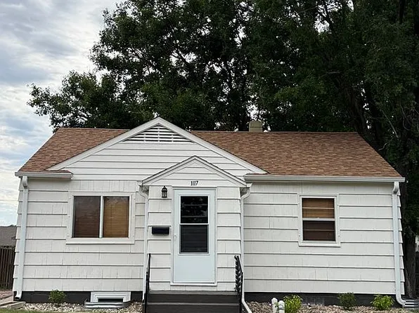 1117 S Miller Ave, Mitchell, SD 57301