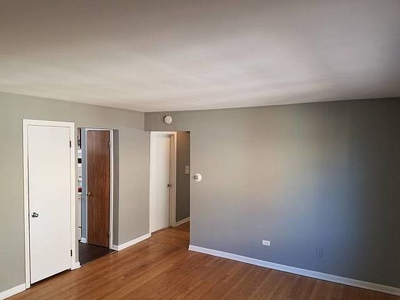 3rd image of 1543 Harlem Ave APT 2W