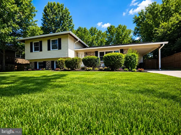 2410 Parkers Ln, Alexandria, VA 22306