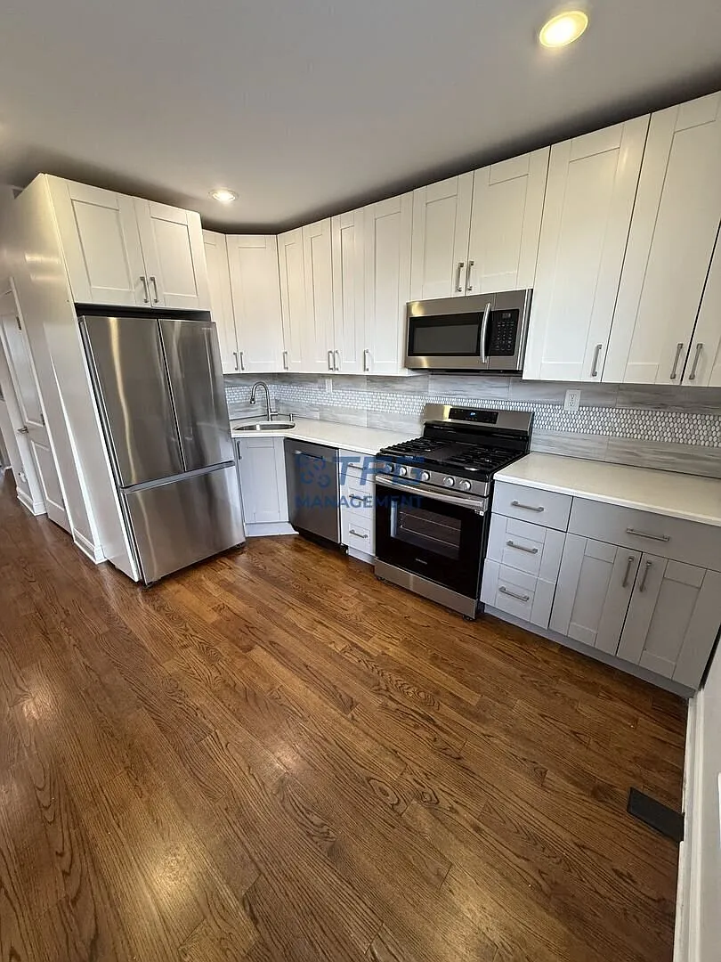 3 bed, 1.0 bath, 600 sqft, $2,695 — Photo 4
