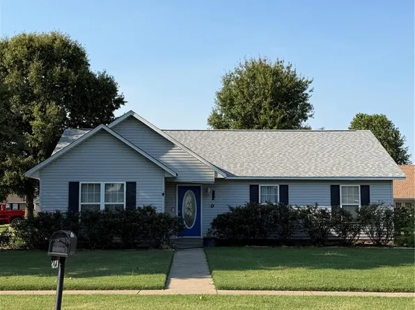 1215 Cherokee Cir, New Madrid, MO 63869