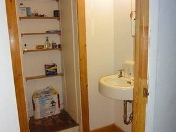 5th image of 309 NE 5th St