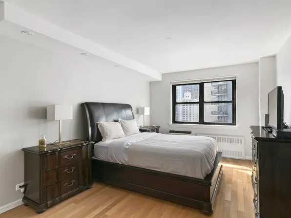 357 East 57th Street image 4 of 6