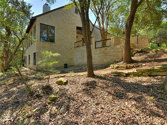 3rd image of 201 Allegro Ln