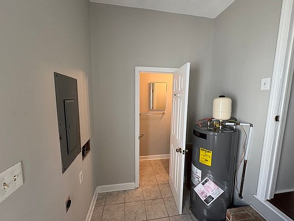 5th image of 103 Roberts Rd