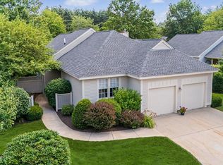 27 Gleneagle Dr, Bedford, NH 03110