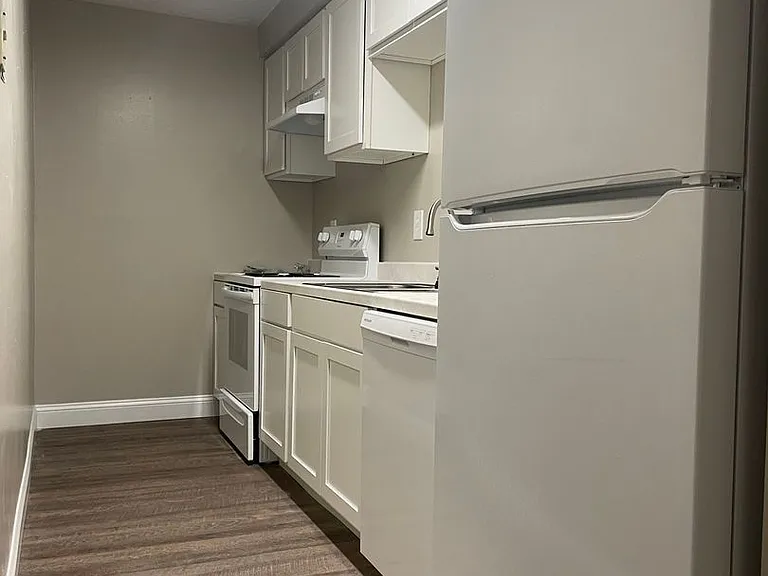 4950 Richard St — Photo 10