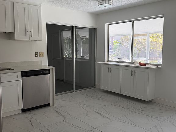 5th image of 638 NE 15th Ct