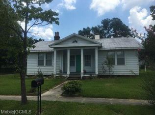 90 Grant St, Chickasaw, AL 36611