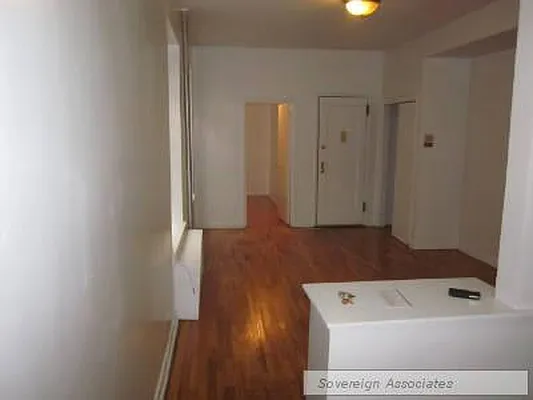 Rented by Sovereign Associates | media 32