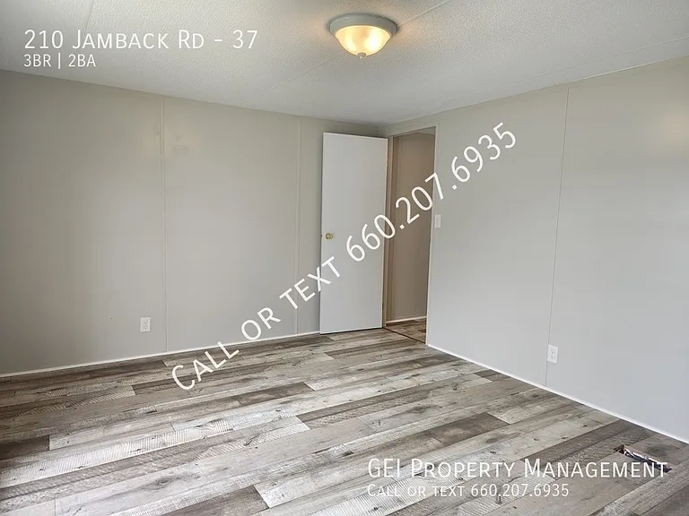 210 Jamback Rd #37 — Photo 7