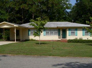 827 Grady Ave N, Douglas, GA 31533