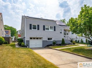 43 Glenwood Ter, Fords, NJ 08863