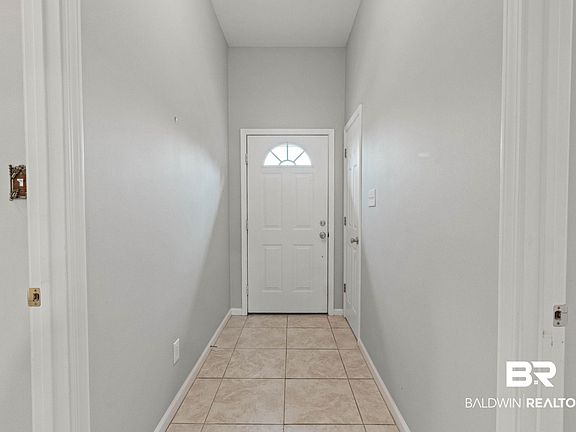 4th image of 4 Yacht Club Dr APT 74