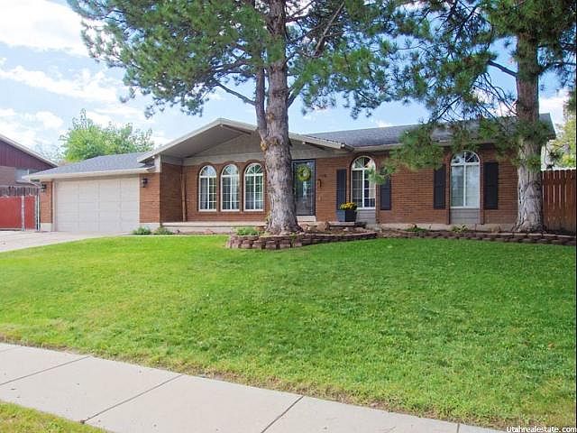 1st image of 2517 W Blake Dr