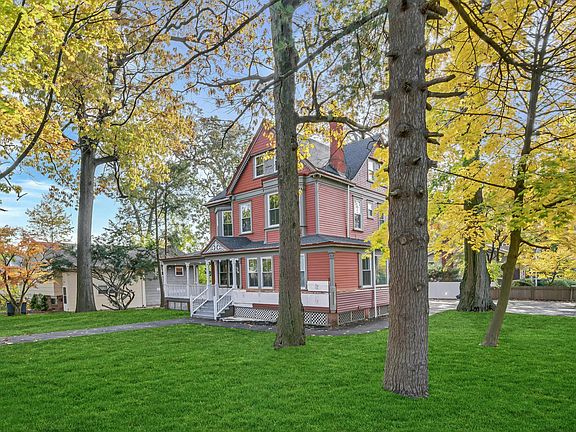 4th image of 204 Warner Ave