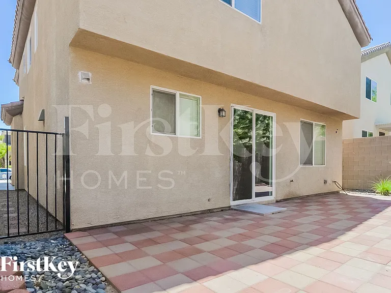 9742 Marcelline Ave — Photo 15
