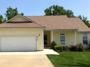20210 Sycamore Dr, Spring Hill, KS 66083